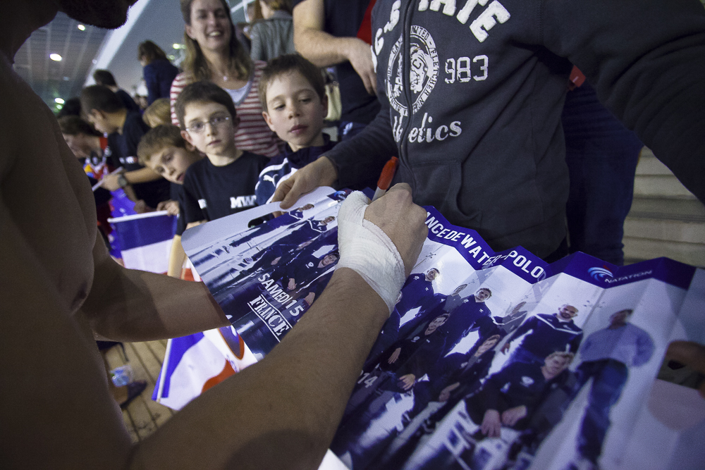 Main géante de supporter personnalisable 