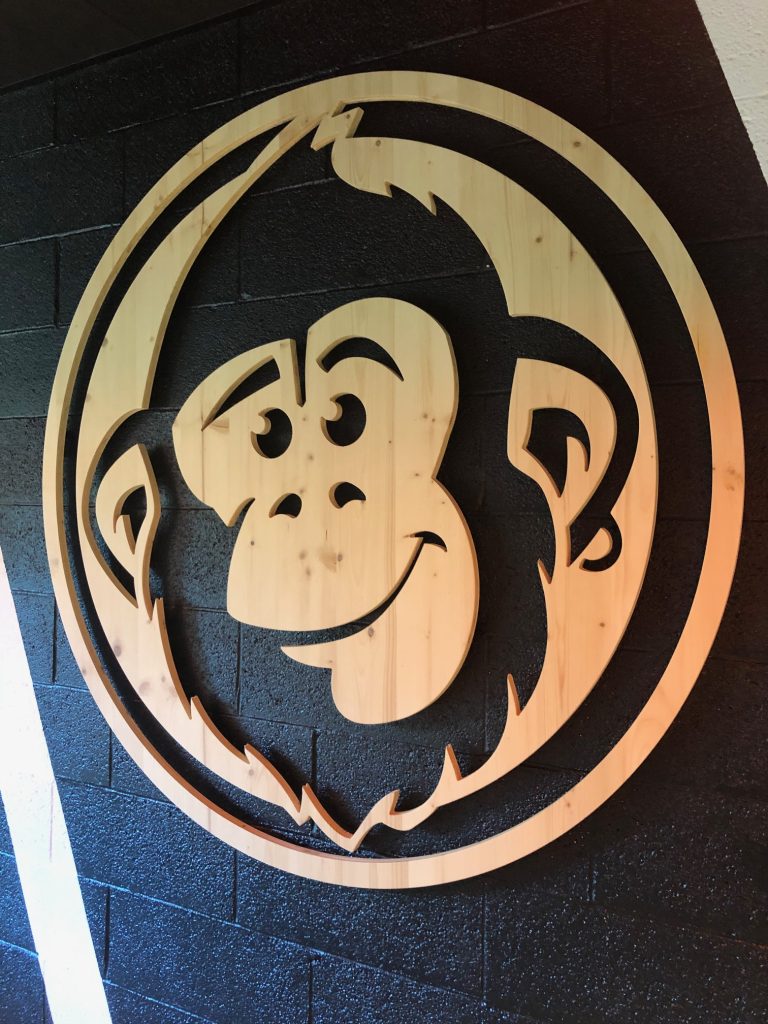 Logo decoupe bois Mad Monkey